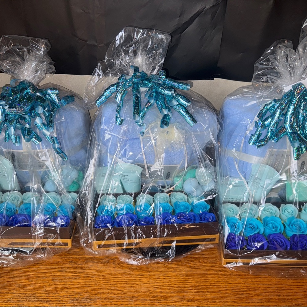 Different Gift Sets or gift baskets for friends family lovers etc